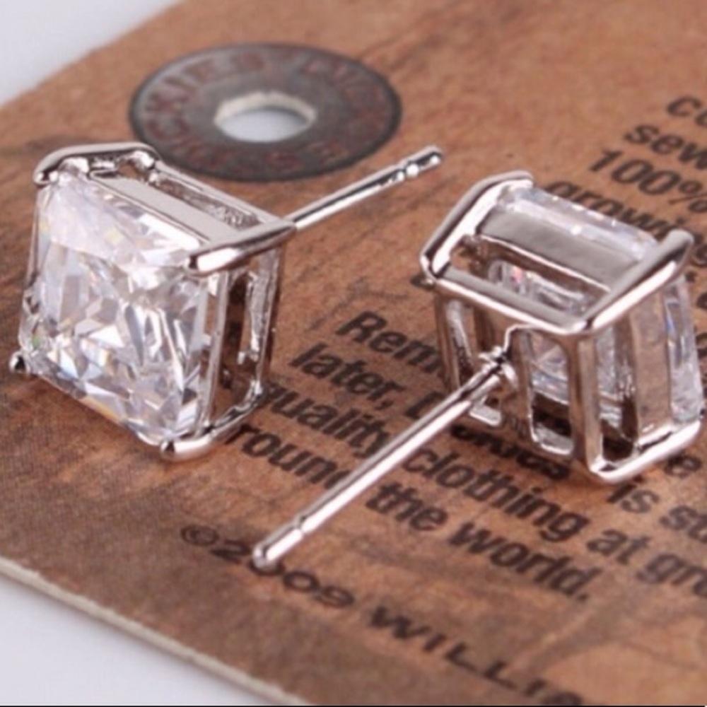5⭐️RATED ✅ Earrings Imitated crystal - Picture 3 of 6